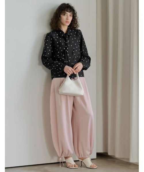 Re:EDIT（リエディ）の「[2026S/S COLLECTION][低身長/高身長サイズ有]マットサテン裾ドロストバルーンワイドパンツ（その他パンツ・レディース・モカ/ピンク/アイボリー/ブラック・LARGE/TALL/MEDIUM/SHORT）」の12枚目の写真