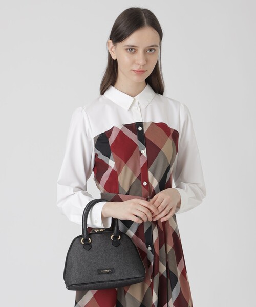 BLUE LABEL CRESTBRIDGE（ブルーレーベルクレストブリッジ）の「ブガッティバッグ（ショルダーバッグ・レディース・ブラック・FREE）」の3枚目の写真