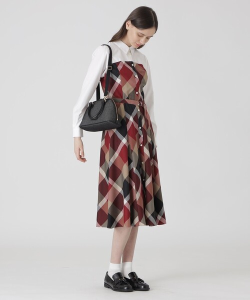 BLUE LABEL CRESTBRIDGE（ブルーレーベルクレストブリッジ）の「ブガッティバッグ（ショルダーバッグ・レディース・ブラック・FREE）」の4枚目の写真