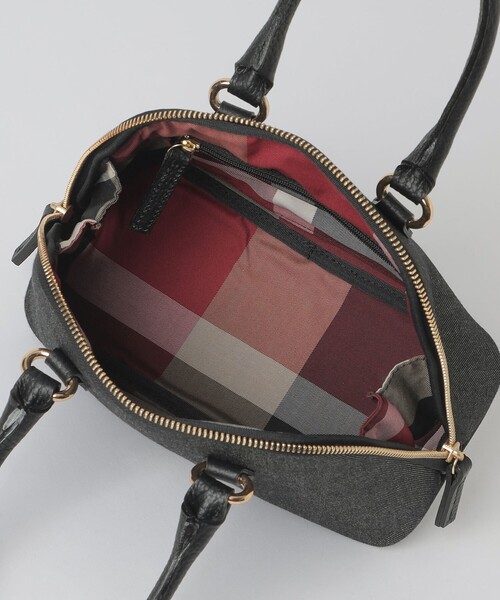 BLUE LABEL CRESTBRIDGE（ブルーレーベルクレストブリッジ）の「ブガッティバッグ（ショルダーバッグ・レディース・ブラック・FREE）」の7枚目の写真