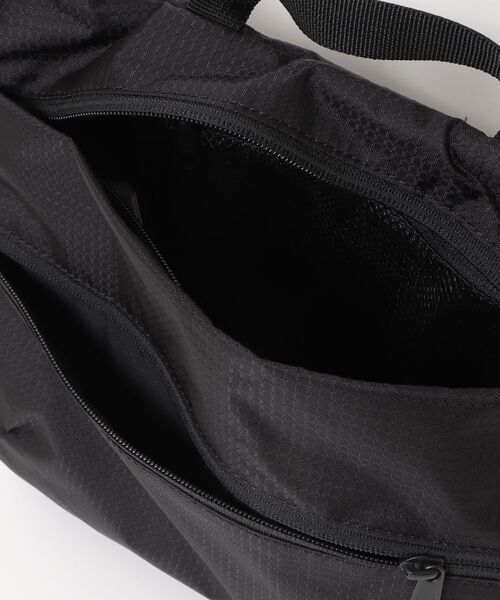 Gramicci（グラミチ）の「【63】【GRAMICCI】FIELD SACOCHE（ショルダーバッグ・メンズ・グリーン/ブラック・FREE）」の11枚目の写真