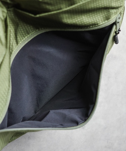 Gramicci（グラミチ）の「【63】【GRAMICCI】FIELD SACOCHE（ショルダーバッグ・メンズ・グリーン/ブラック・FREE）」の16枚目の写真
