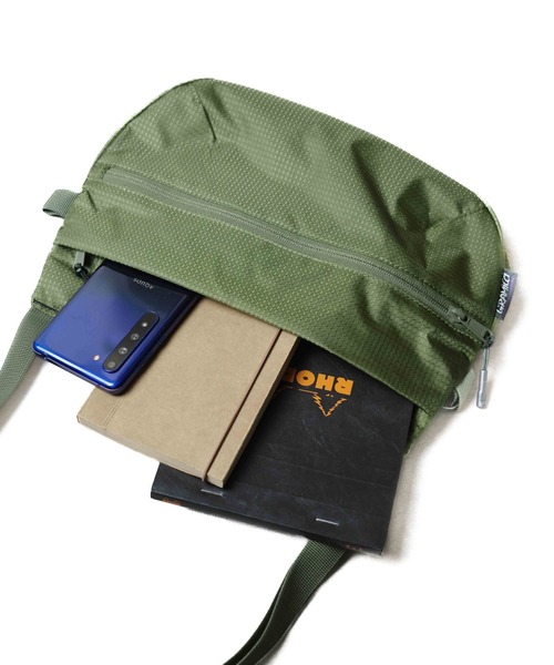 Gramicci（グラミチ）の「【63】【GRAMICCI】FIELD SACOCHE（ショルダーバッグ・メンズ・グリーン/ブラック・FREE）」の15枚目の写真