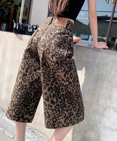 Ritzy(リッツィー)の「レオパード デニム ショーツ(その他パンツ・レディース・レオパード・S/M/L)」の3枚目の写真