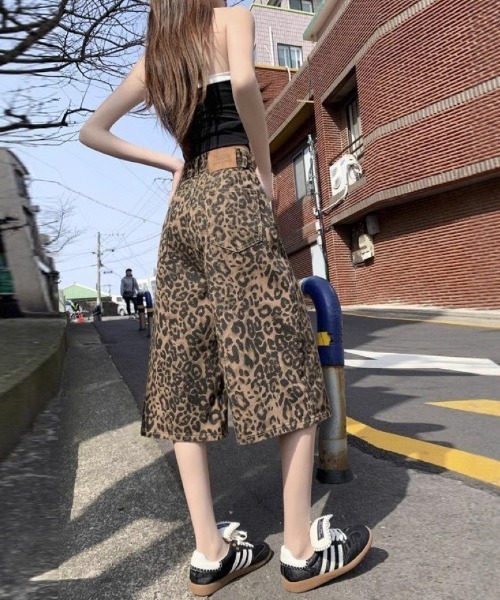Ritzy(リッツィー)の「レオパード デニム ショーツ(その他パンツ・レディース・レオパード・S/M/L)」の4枚目の写真