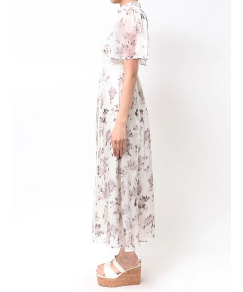 MERCURYDUO(マーキュリーデュオ)の「シャイニープリントレースブロッキングワンピース(ワンピース・レディース・アイボリー/ブルー・MEDIUM/SMALL)」の9枚目の写真