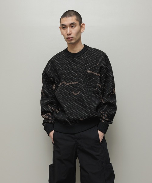 BAL（バル）の「JACQUARD PATTERN CREWNECK SWEATER（ニット/セーター・メンズ・ブラック/グリーン/ベージュ・3/2/1）」の2枚目の写真