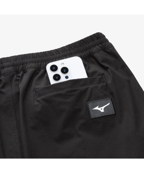 MIZUNO（ミズノ　）の「MIZUNO LOOSE-FIT HALF PANTS（ミズノ ルーズフィットハーフパンツ）（その他パンツ・メンズ・チャコールグレー・X-LARGE/LARGE/MEDIUM）」の4枚目の写真