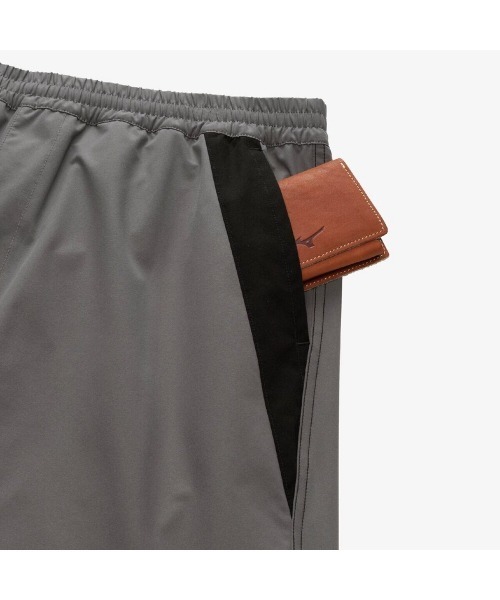 MIZUNO（ミズノ　）の「MIZUNO LOOSE-FIT HALF PANTS（ミズノ ルーズフィットハーフパンツ）（その他パンツ・メンズ・チャコールグレー・X-LARGE/LARGE/MEDIUM）」の9枚目の写真