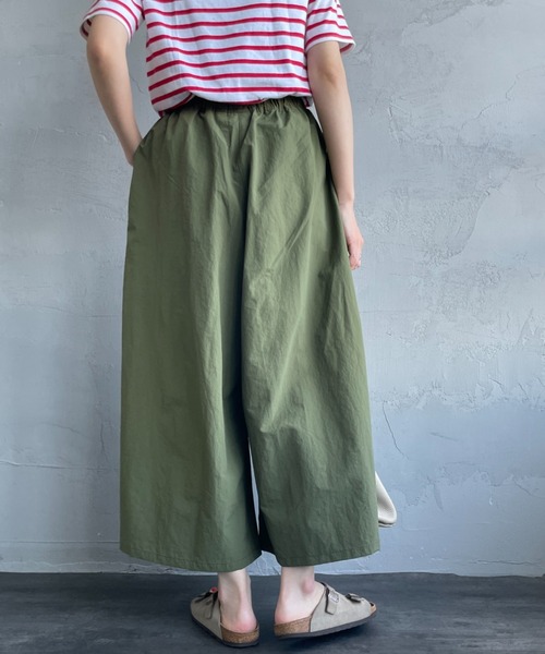 Gramicci（グラミチ）の「[GRAMICCI/グラミチ] ナイロンフレアイージーパンツ（その他パンツ・レディース・オリーブ/ネイビー/ブラック/キャメル・M/S）」の7枚目の写真