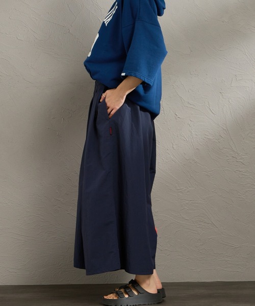 Gramicci（グラミチ）の「[GRAMICCI/グラミチ] ナイロンフレアイージーパンツ（その他パンツ・レディース・オリーブ/ネイビー/ブラック/キャメル・M/S）」の15枚目の写真