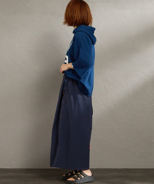 Gramicci（グラミチ）の「[GRAMICCI/グラミチ] ナイロンフレアイージーパンツ（その他パンツ・レディース・オリーブ/ネイビー/ブラック/キャメル・M/S）」の18枚目の写真