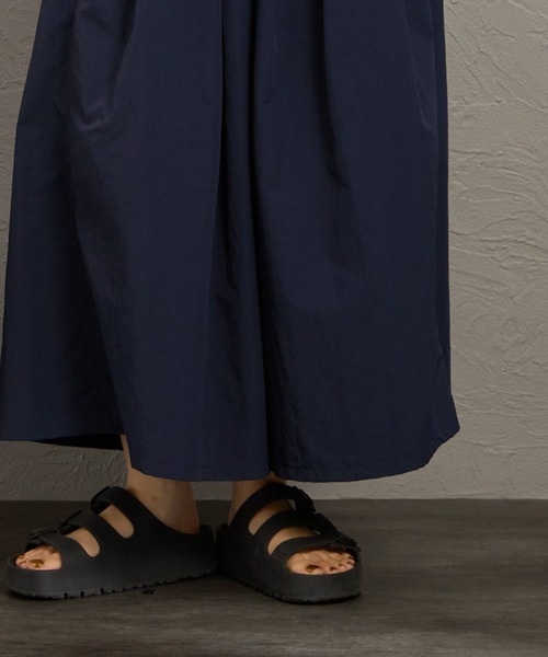 Gramicci（グラミチ）の「[GRAMICCI/グラミチ] ナイロンフレアイージーパンツ（その他パンツ・レディース・オリーブ/ネイビー/ブラック/キャメル・M/S）」の21枚目の写真