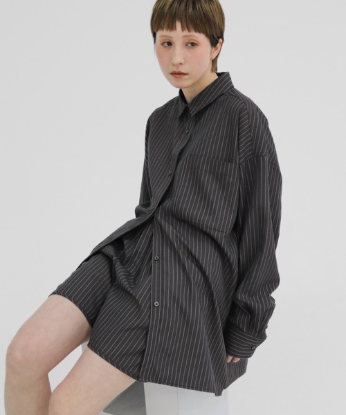 lit(リット)の「Stripe Stitch Over Shirt(シャツ/ブラウス・レディース・グレイッシュベージュ/チャコールグレー・FREE)」の2枚目の写真