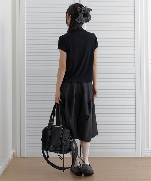 UNE MANSION(ユヌマンション)の「【UNE ORIGINAL】ハーフハイネック3分丈カーディガン(Tシャツ/カットソー・レディース・ブラック/チャコールグレー/ベージュ・SMALL/MEDIUM)」の11枚目の写真