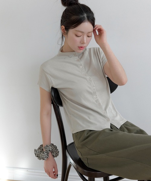 UNE MANSION(ユヌマンション)の「【UNE ORIGINAL】ハーフハイネック3分丈カーディガン(Tシャツ/カットソー・レディース・ブラック/チャコールグレー/ベージュ・SMALL/MEDIUM)」の20枚目の写真
