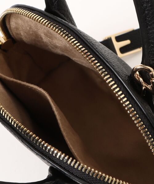 CHARLES & KEITH（チャールズ & キース）の「Beryl ベリル ボウリングバッグ（トートバッグ・レディース・ブルーグラス/クリーム/ブラック/ピンク系その他3・S）」の13枚目の写真