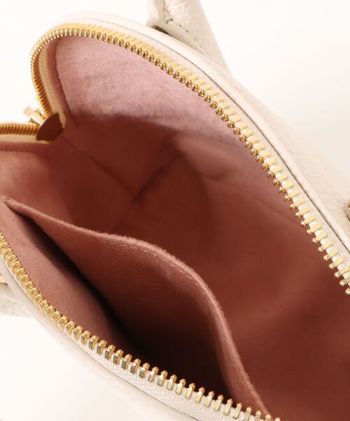 CHARLES & KEITH（チャールズ & キース）の「Beryl ベリル ボウリングバッグ（トートバッグ・レディース・ブルーグラス/クリーム/ブラック/ピンク系その他3・S）」の21枚目の写真