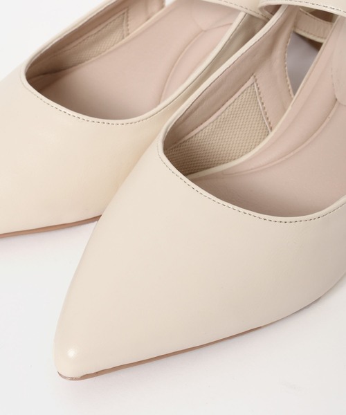 Andemiu（アンデミュウ）の「ポインテッドヒールミュール654747（パンプス・レディース・アイボリー/ブラック・LARGE/MEDIUM）」の12枚目の写真