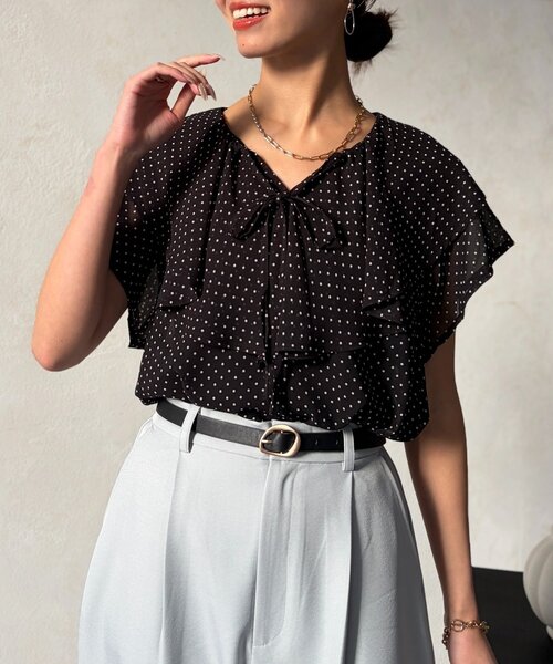 Chez toi(シェトワ)の「ラッフルブラウス(シャツ/ブラウス・レディース・ブラック系その他/オフホワイト/ブラック・FREE)」の3枚目の写真