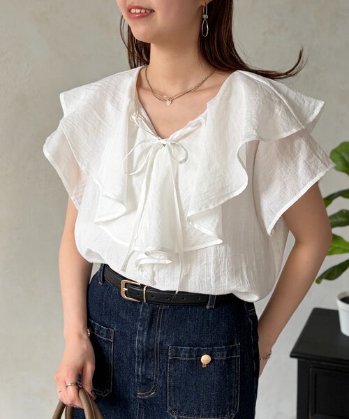 Chez toi(シェトワ)の「ラッフルブラウス(シャツ/ブラウス・レディース・ブラック系その他/オフホワイト/ブラック・FREE)」の5枚目の写真