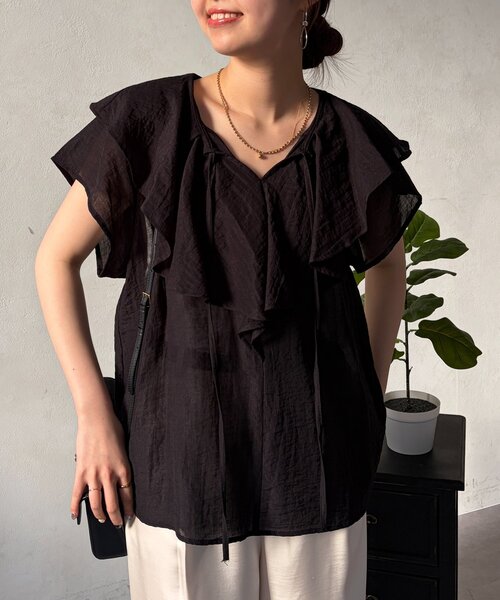 Chez toi(シェトワ)の「ラッフルブラウス(シャツ/ブラウス・レディース・ブラック系その他/オフホワイト/ブラック・FREE)」の12枚目の写真