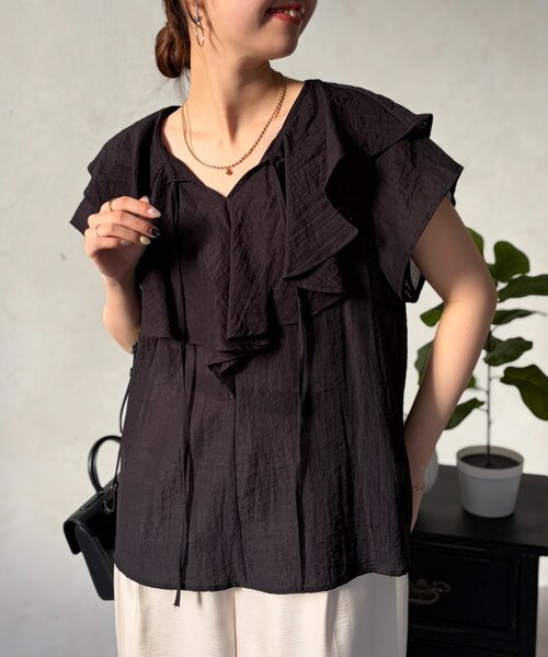 Chez toi(シェトワ)の「ラッフルブラウス(シャツ/ブラウス・レディース・ブラック系その他/オフホワイト/ブラック・FREE)」の13枚目の写真