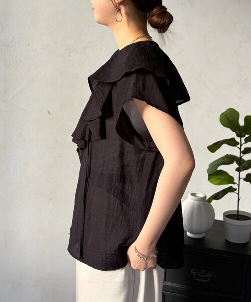 Chez toi(シェトワ)の「ラッフルブラウス(シャツ/ブラウス・レディース・ブラック系その他/オフホワイト/ブラック・FREE)」の14枚目の写真