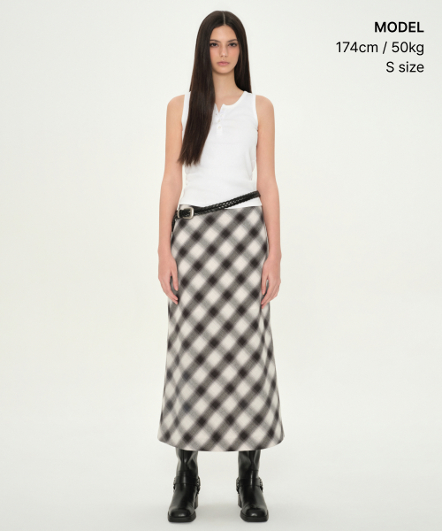 MUSINSA STANDARD WOMAN（ムシンサスタンダードウーマン）の「ウィメンズヘンリーネックタンクトップ[ホワイト]（Tシャツ/カットソー・レディース・その他・X-SMALL/SMALL/MEDIUM/LARGE）」の3枚目の写真