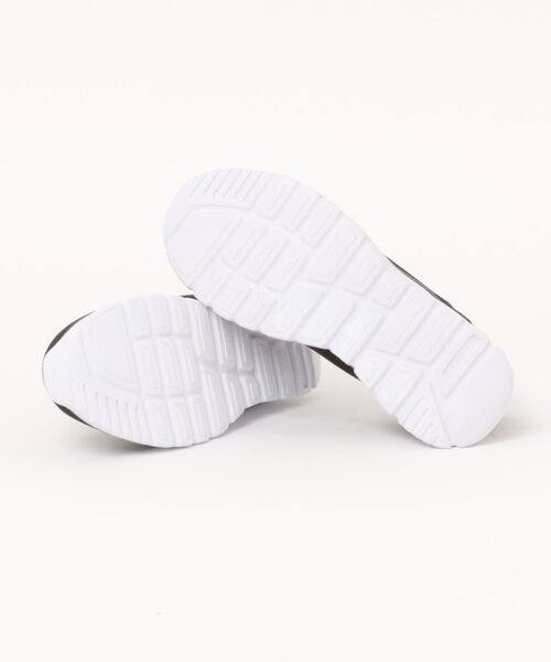 SKECHERS(スケッチャーズ)の「SKECHERS スケッチャーズ SWIFT FIT スウィフトフィット GRACEFUL 4.0-SUBLIME GRACE【軽量】レディーススニーカー(グレースフル4.0) 898055(スニーカー・レディース・ブラック系その他・26.0cm/25.0cm/24.5cm/24.0cm/23.5cm/23.0cm/22.5cm)」の3枚目の写真