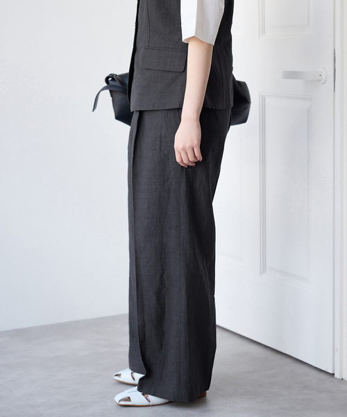 IENA(イエナ)の「《セットアップ対応》ウォッシャブル リネン混スラックス(スラックス・レディース・ブラック/ベージュ・34/36/38)」の4枚目の写真