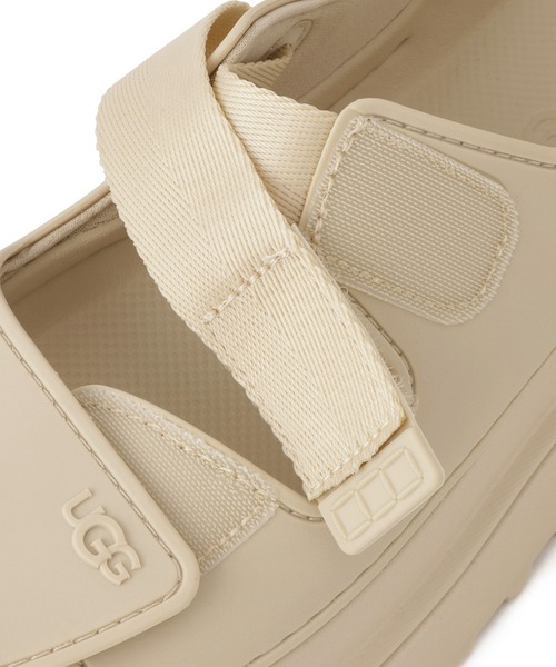 UGG(アグ)の「【UGG(アグ)】W GOLDENGLOW(サンダル・レディース・ブラック/ベージュ・24/23/25)」の6枚目の写真