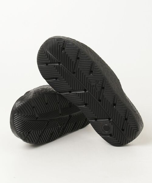 JORDAN BRAND(ジョーダンブランド)の「【別注】ジョーダン ジョーダン フランチャイズ スライド SH 限定コラボ(スニーカー・メンズ・ブラック×ホワイト・25.0cm/26.0cm/27.0cm/28.0cm/29.0cm/30.0cm)」の3枚目の写真