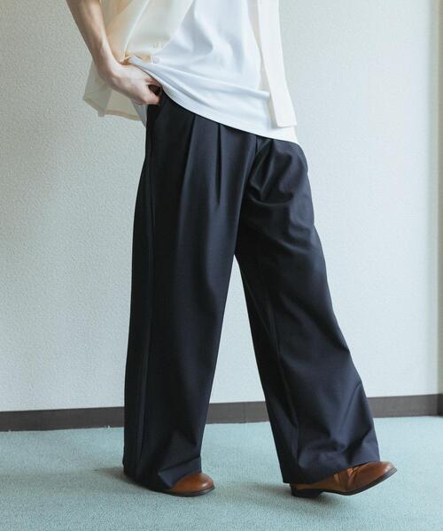 SENSE OF PLACE by URBAN RESEARCH(センスオブプレイスバイアーバンリサーチ)の「『速乾』ドライタッチ2タックワイドパンツ(その他パンツ・メンズ・ネイビー/ライトベージュ/ブラック/チャコールグレー・SMALL/LARGE/MEDIUM)」の4枚目の写真