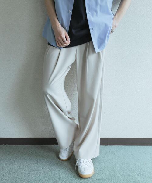 SENSE OF PLACE by URBAN RESEARCH(センスオブプレイスバイアーバンリサーチ)の「『速乾』ドライタッチ2タックワイドパンツ(その他パンツ・メンズ・ネイビー/ライトベージュ/ブラック/チャコールグレー・SMALL/LARGE/MEDIUM)」の3枚目の写真