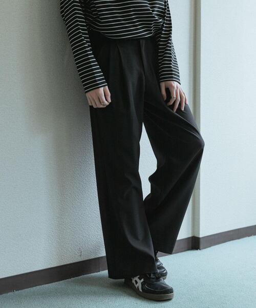 SENSE OF PLACE by URBAN RESEARCH(センスオブプレイスバイアーバンリサーチ)の「『速乾』ドライタッチ2タックワイドパンツ(その他パンツ・メンズ・ネイビー/ライトベージュ/ブラック/チャコールグレー・SMALL/LARGE/MEDIUM)」の1枚目の写真