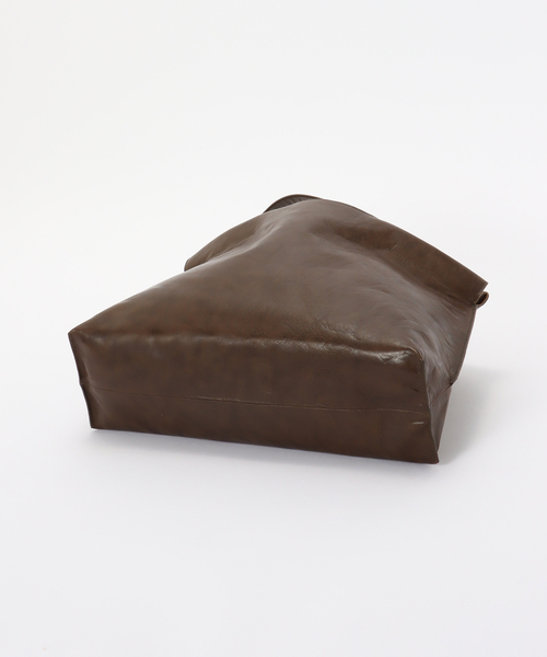 FRAMeWORK(フレームワーク)の「Bea mombaers TUMBLED LEATHER バッグ(ショルダーバッグ・レディース・ブラック/カーキ・FREE)」の9枚目の写真