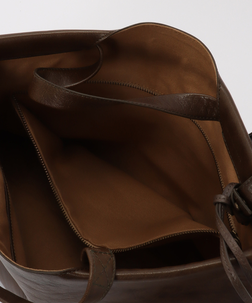 FRAMeWORK(フレームワーク)の「Bea mombaers TUMBLED LEATHER バッグ(ショルダーバッグ・レディース・ブラック/カーキ・FREE)」の6枚目の写真