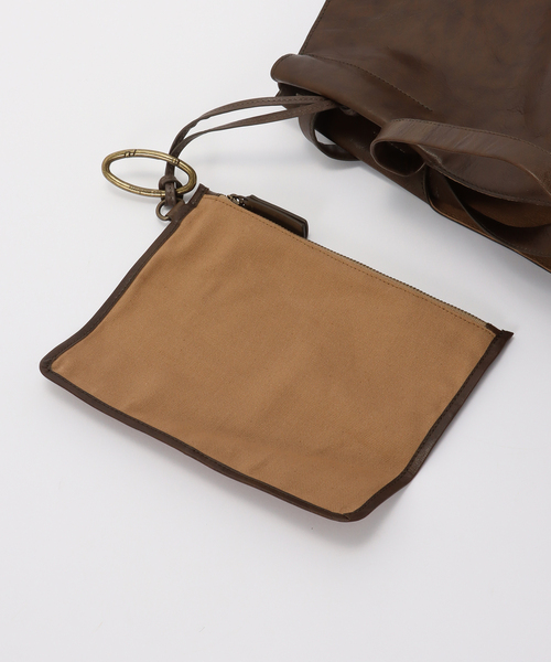 FRAMeWORK(フレームワーク)の「Bea mombaers TUMBLED LEATHER バッグ(ショルダーバッグ・レディース・ブラック/カーキ・FREE)」の3枚目の写真