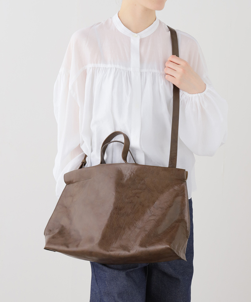 FRAMeWORK(フレームワーク)の「Bea mombaers TUMBLED LEATHER バッグ(ショルダーバッグ・レディース・ブラック/カーキ・FREE)」の22枚目の写真