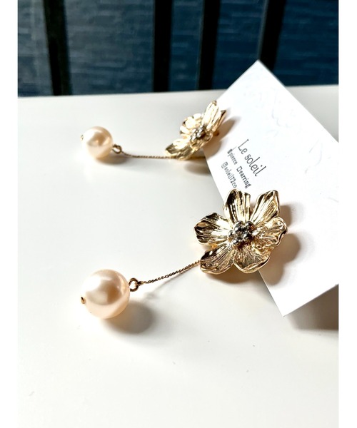 tone(トーン)の「【Le soleil】フラワーモチーフ&スワロフスキーパール ピアス(MA)(ピアス(両耳用)・レディース・ゴールド・FREE)」の2枚目の写真