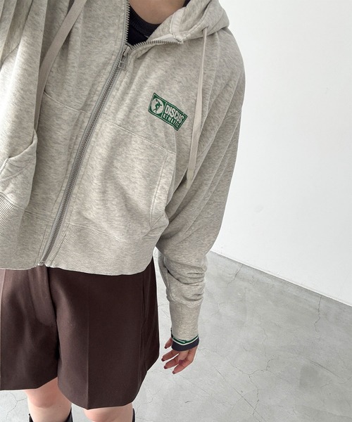 CANAL JEAN(キャナルジーン)の「DISCUS ATHLETIC ショートフルジップフーディー(パーカー・レディース・オートミール/イエロー・ONE SIZE)」の6枚目の写真