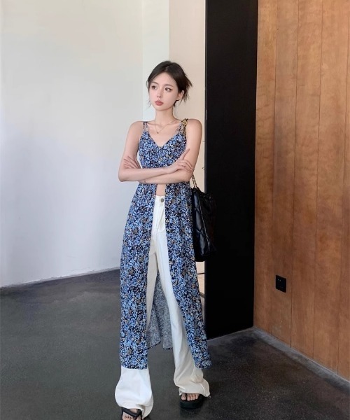 Ritzy(リッツィー)の「花柄 フロントオープン キャミソールワンピース(ワンピース・レディース・ブルー・L/M)」の3枚目の写真