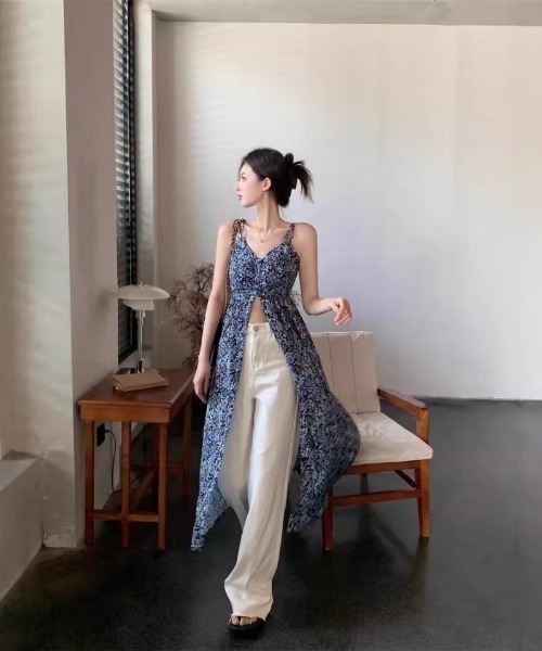 Ritzy(リッツィー)の「花柄 フロントオープン キャミソールワンピース(ワンピース・レディース・ブルー・L/M)」の5枚目の写真