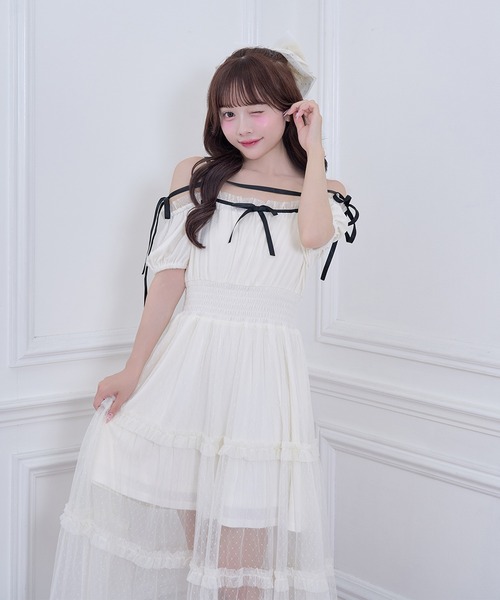 Honey Cinnamon(ハニーシナモン)の「ドットチュールオフショルワンピース(ワンピース・レディース・ブラック/アイボリー・FREE)」の9枚目の写真