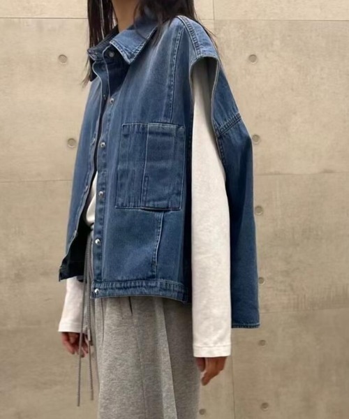 semplice(センプリチェ)の「襟付き デニムベスト 前開き ルーズシルエット ショート(デニムジャケット・レディース・ブルー/ブラック・F)」の6枚目の写真