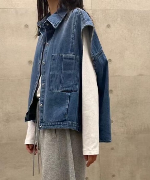 semplice(センプリチェ)の「襟付き デニムベスト 前開き ルーズシルエット ショート(デニムジャケット・レディース・ブルー/ブラック・F)」の7枚目の写真