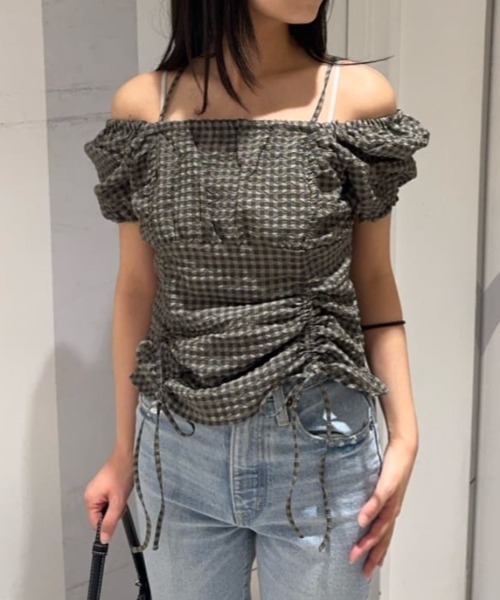 MOUSSY（マウジー）の「MULTIWAY GATHER ブラウス（シャツ/ブラウス・レディース・グリーン系その他2/ブラック/オフホワイト・FREE）」の16枚目の写真