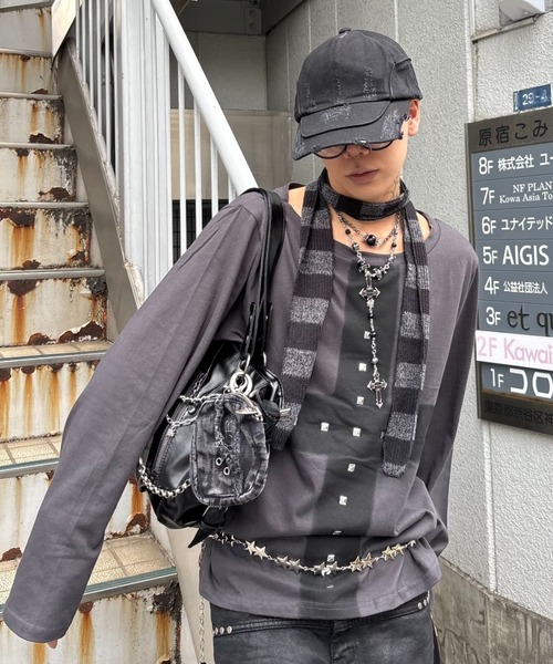 Never mind the XU（ネバーマインドザエックスユー）の「【Never mind the XU】cross print long sleeve / 【ネバーマインド ザ エックスユー】オーバーサイズクロスプリントワンショルダー長袖Tシャツ（Tシャツ/カットソー・メンズ・ホワイト/チャコール・ONE SIZE）」の8枚目の写真