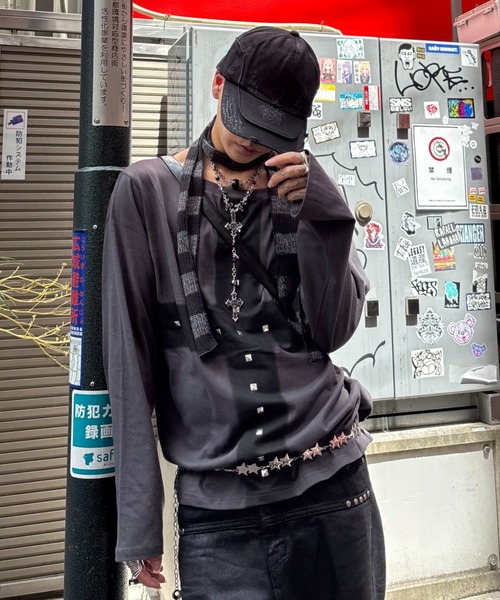 Never mind the XU（ネバーマインドザエックスユー）の「【Never mind the XU】cross print long sleeve / 【ネバーマインド ザ エックスユー】オーバーサイズクロスプリントワンショルダー長袖Tシャツ（Tシャツ/カットソー・メンズ・ホワイト/チャコール・ONE SIZE）」の9枚目の写真